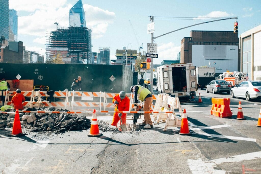 Business Growth Strategist – The Expert Approach to Growing Your Company 6 Construction workers at a site. AS2124-1992. AS2124. Business Growth Strategist. Growing Business Strategists