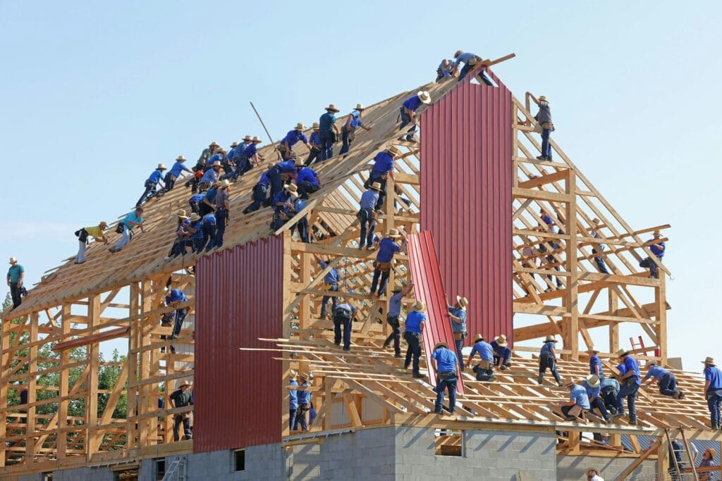 How to Review a Construction Contract 4 Construction workers working on a building. How to review a construction contract. How review Construction Contract.