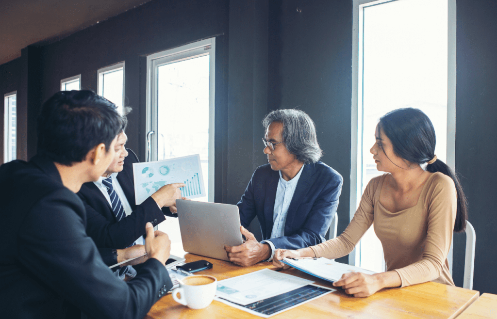 What is the Management Consulting Industry – A Practical Guide for Australian Businesses 3 Management Consultant presenting business strategy. Managment Consulting Industry